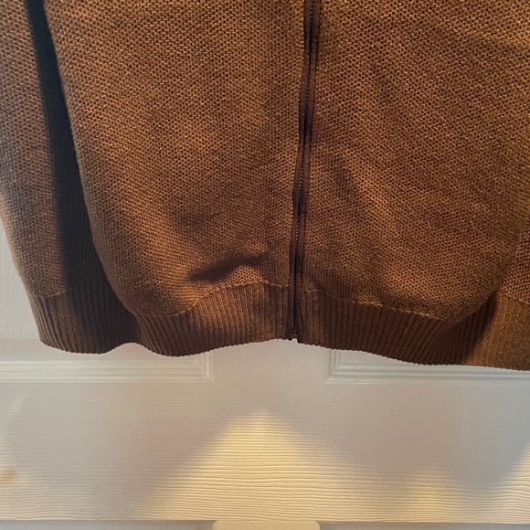 Roundtree & Yorke Brown Zip-Up Sweater vest w pockets - Picture 4 of 7